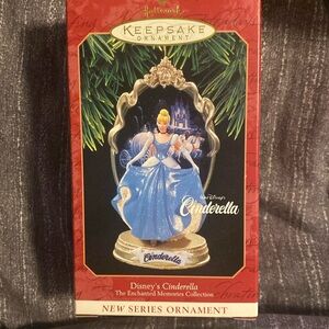Rare!!Disney’s Cinderella Keepsake Ornament-NIB!